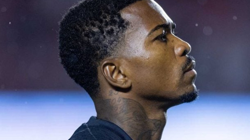 Defensor era reserva com Ramón Díaz, mas chegada do novo treinador e postura nos treinamentos mudaram status do jogador no Timão