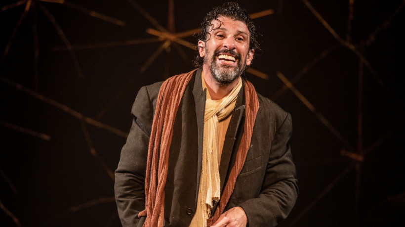 Em cartaz em maio na Caixa Cultural de Fortaleza, peça com Milhem Cortaz revisita o conto atemporal do escritor russo Nikolai Gogol