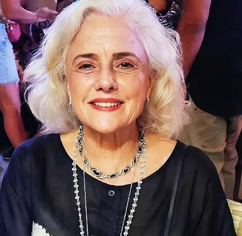 Cida Cabral, administradora do Retiro dos Artistas, disse que a casa destinada a “Beiçola” é uma doação da atriz Marieta Severo (foto), que foi colega de elenco do ator na bem-sucedida série “A Grande Família”. Ela costuma destinar recursos para construção de residências no local.