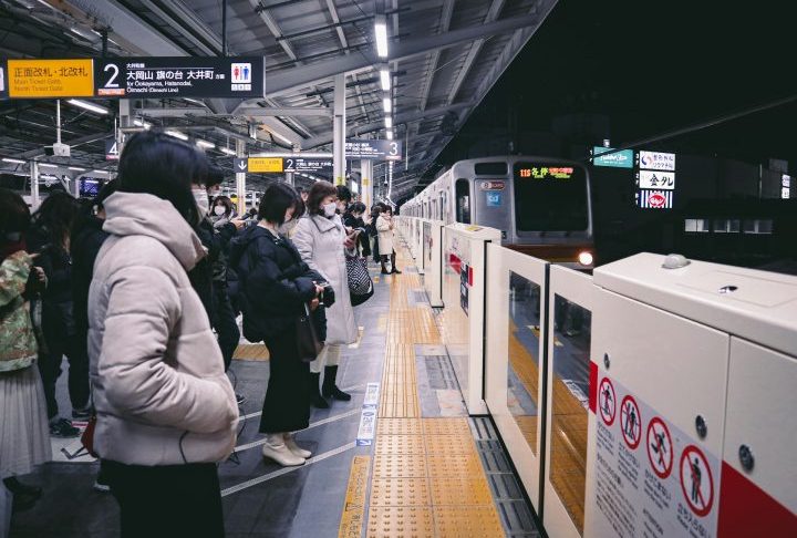 Por conta disso, trens e transportes públicos no Japão são conhecidos mundialmente pela pontualidade.