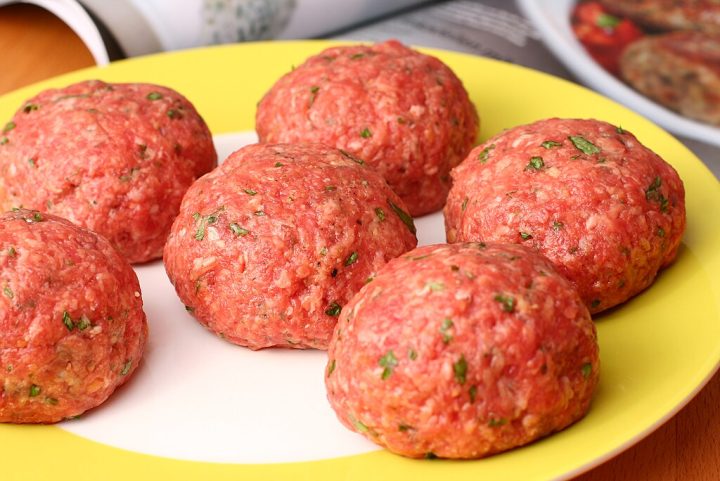 O nome almôndega vem do árabe “al-bunduq”, que significa “bola” ou “avelã”.