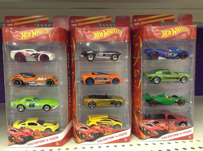 Além de Barbie, Jack Ryan também foi responsável pelo desenvolvimento dos famosos carrinhos Hot Wheels e da boneca Chatty Cathy.