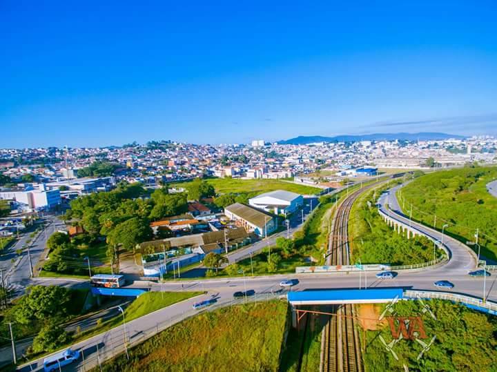  Várzea Paulista tem cerca de 115 mil habitantes e faz parte da região metropolitana de Junidaí.