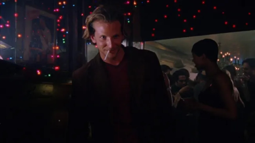 O ator teve sua primeira aparição na série Sex and the City, em 1999, além de ter apresentado o programa de viagens Globe Trekker. O primeiro papel de destaque foi ao lado de Jennifer Garner na série de TV Codinome Perigo, com o personagem Will Tippin por duas temporadas.