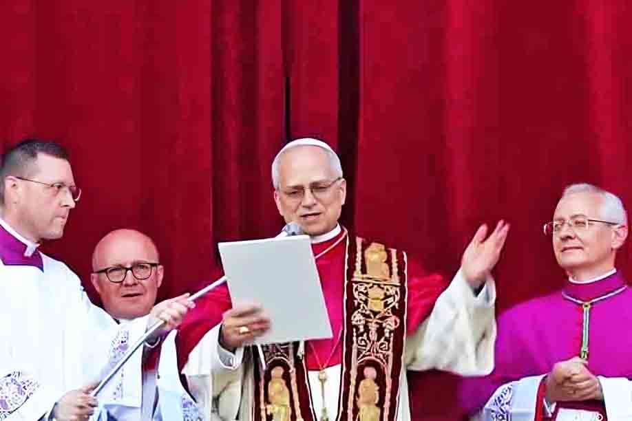 Em seu primeiro discurso como papa, Prevost disse: A paz esteja com todos vocês. Esta é a primeira saudação do Cristo ressuscitado. Eu também gostaria que essa saudação de paz entrasse no coração de vocês.