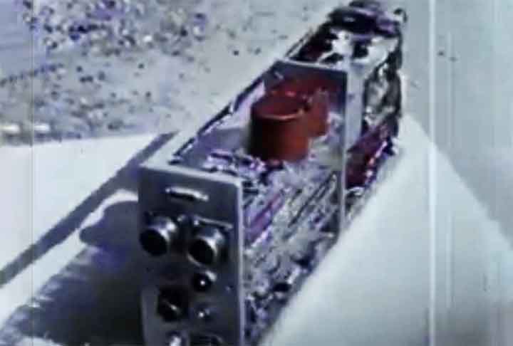 Inovações recentes incluem o desenvolvimento de sistemas de gravação em tempo real que transmitem dados diretamente para centros de controle em solo, melhorando a capacidade de monitoramento e resposta a incidentes durante o voo.