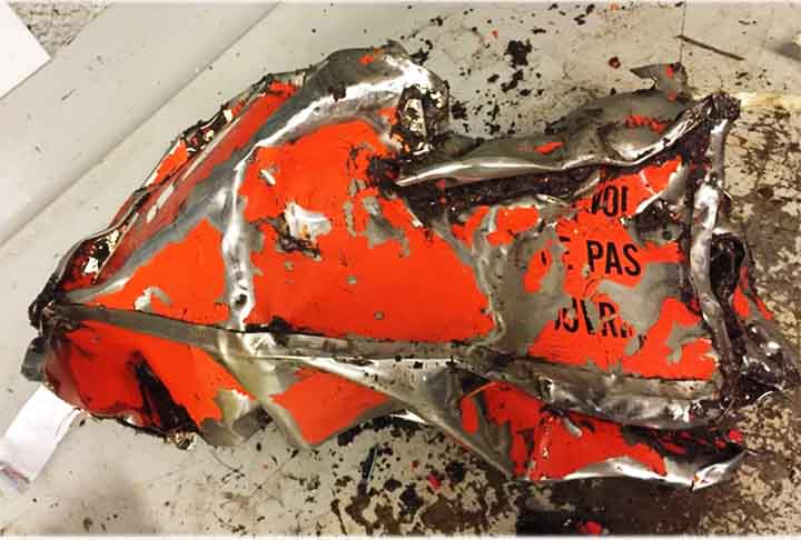 As caixas-pretas foram introduzidas na década de 1950 como uma ferramenta para investigar acidentes de avião. A ideia surgiu após uma série de acidentes que mostraram a necessidade de registrar informações de voo detalhadas. O primeiro modelo foi desenvolvido por David Warren, um cientista australiano.