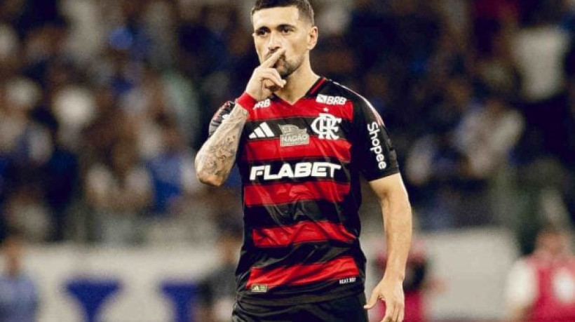 Meia rebateu declarações recentes quanto à insatisfação interna sobre o condicionamento físico dos jogadores rubro-negros