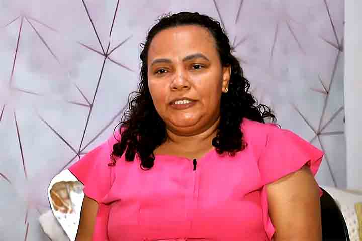 Após a descoberta, Sabrina foi submetida a uma cirurgia para retirada do tumor. “Quando operaram, disseram que tinham tirado tudo. Pronto! Então, beleza, é seguir a vida, né”, declarou a Patrícia Gomes Lopes, mãe da jovem.