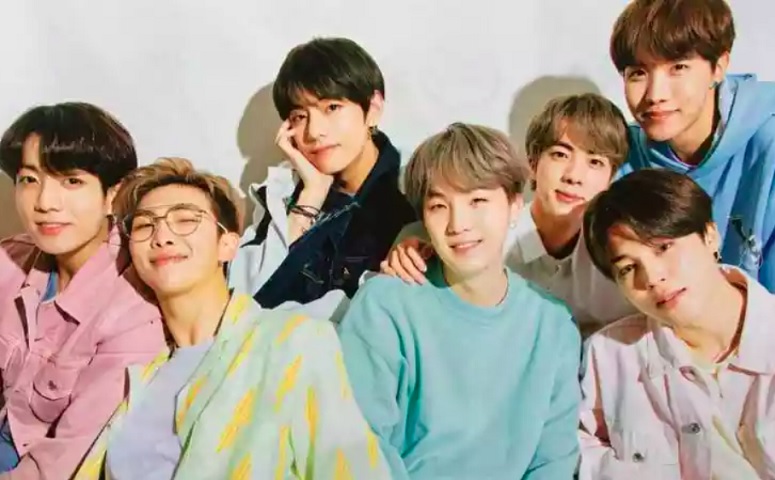 Composto por sete membros - RM, Jin, Suga, J-Hope, Jimin, V e Jungkook — o grupo se tornou um dos maiores fenômenos musicais da atualidade, conquistando fãs em todo o mundo e quebrando recordes na indústria fonográfica.