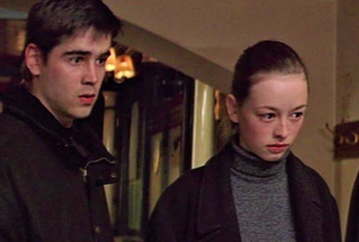 Em 1999, Farrell estrelou o suspense Zona de Conflito, filme que marcou a estreia de Tim Roth como diretor. Ele atuou ao lado de Lara Belmont (foto).