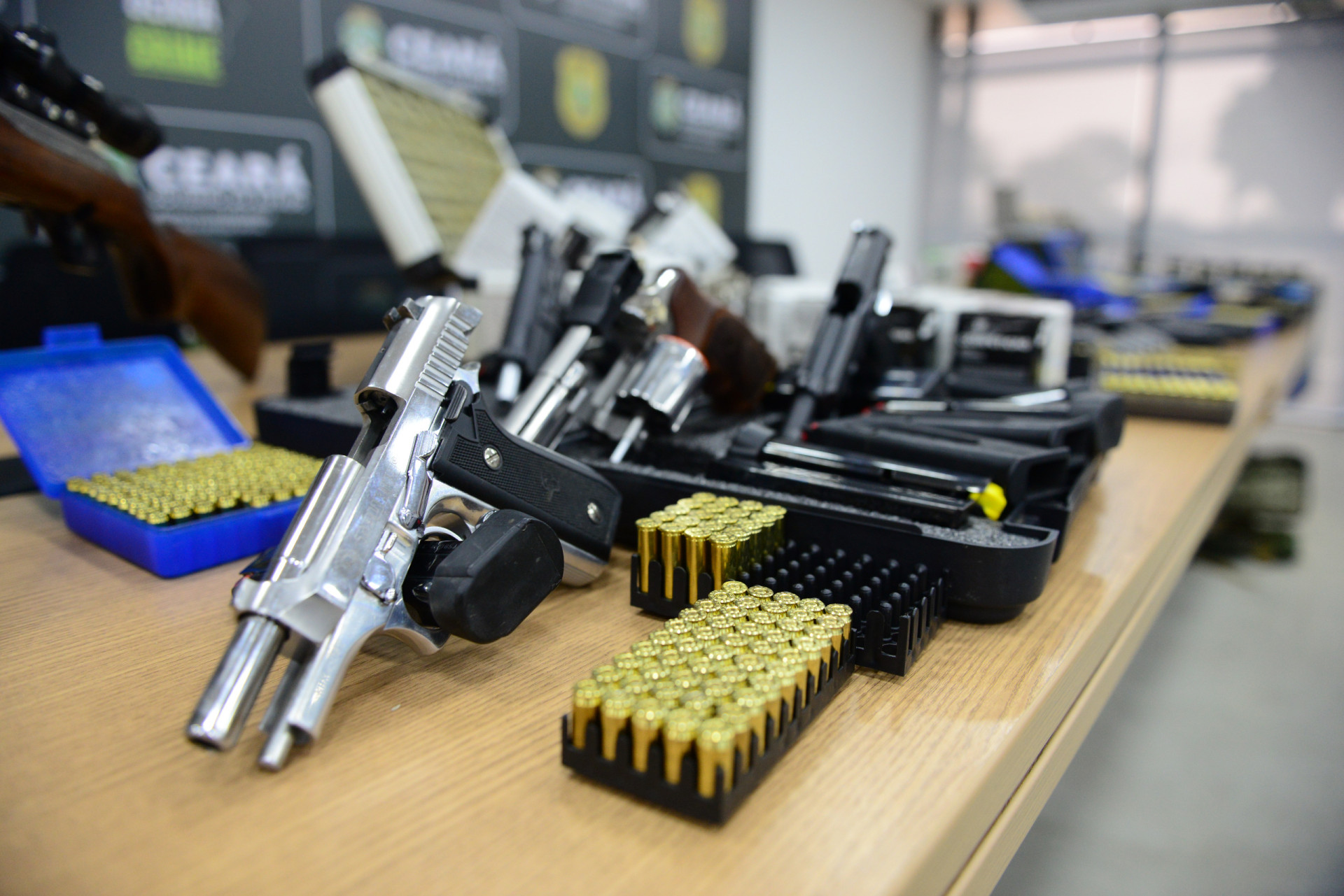 ￼MAIS de 2 mil armas de fogo foram apreendidas  (Foto: Leonardo Albuquerque / Ascom PCCE)