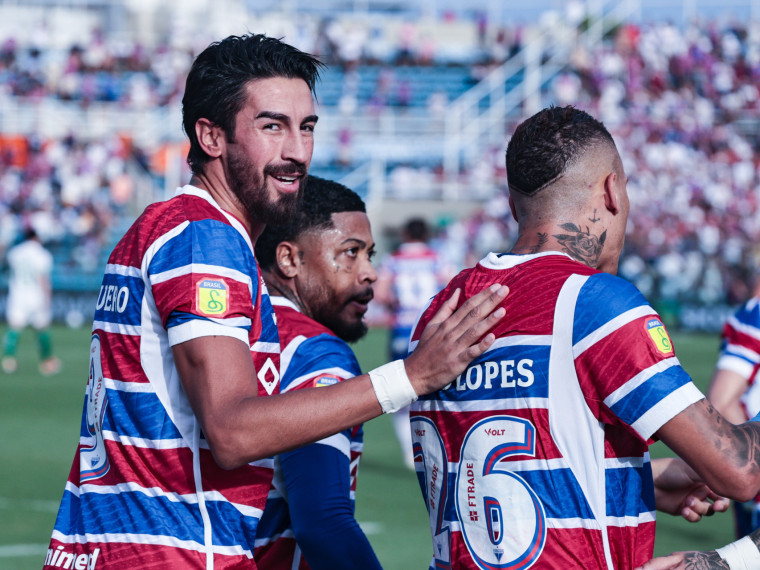 FORTALEZA, CEARÁ,  BRASIL- 10.05..2025: Comemoração Marinho, Lucero e Breno Lopes . Fortaleza e Juventude.  /Daniel Galber Especial para O POVO)