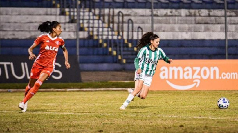 Coloradas tiveram amplo domínio da partida, mas não conseguiram vencer
