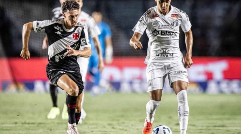 Clube entrou em campo com atraso de dois minutos antes do primeiro tempo e três do segundo no jogo contra o Vasco