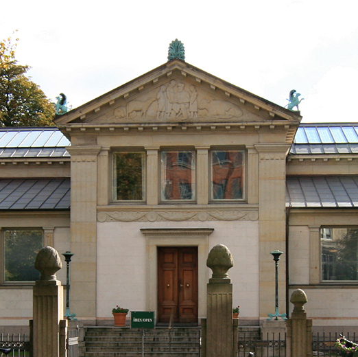 A Coleção Hirschsprung é um museu de arte que foi fundado no início do século XX pelo comerciante de tabaco Heinrich Hirschsprung e sua esposa Pauline. Ela possui 7.000 peças, principalmente pinturas e esculturas do século XVIII ao início do século XX.