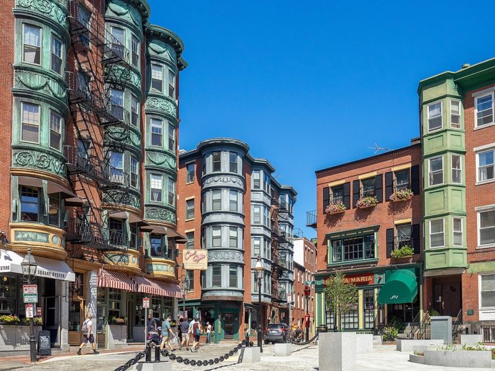 A cidade fica perto da Universidade de Harvard e do Instituto de Tecnologia de Massachusetts (MIT), além de ser repleta de museus e ter o charmoso bairro italiano North End (foto), com ruas de paralelepípedos e restaurantes autênticos.