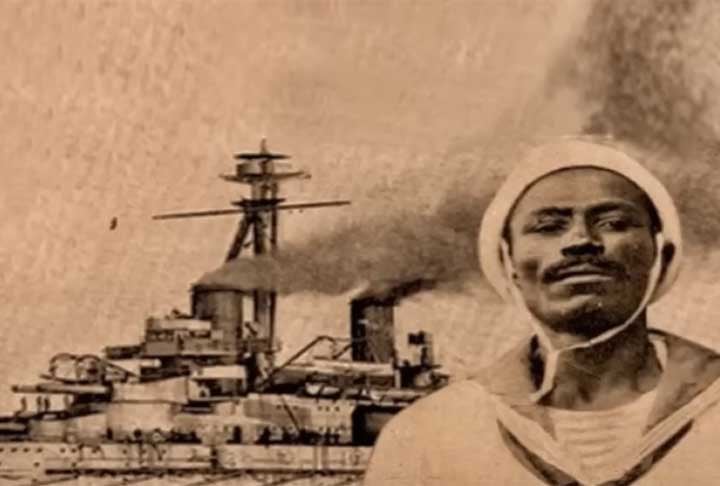 Descumpriram, então, o que havia sido acordado pelo texto da lei de anistia aprovada no dia 25 pelo Senado da República e sancionada pelo presidente Hermes da Fonseca. Conforme publicação no diário oficial de 26 de novembro, e levado ao Minas Gerais pelo capitão Pereira Leite.