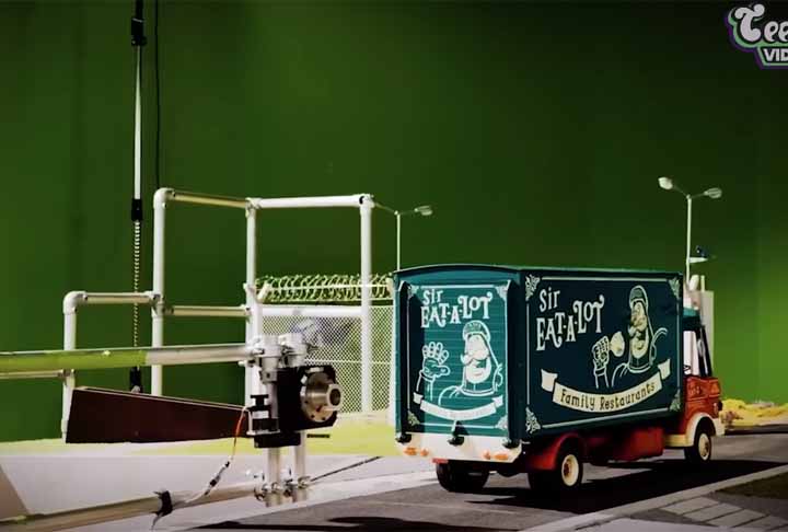 O estúdio também enfrentou uma inundação dentro do prédio que prejudicou a produção de Ameaça dos Nuggets, sendo resolvido com tubulações e baldes, conforme descrito em reportagem da revista Variety em dezembro de 2023. A pandemia foi outro golpe que atrasou as filmagens.