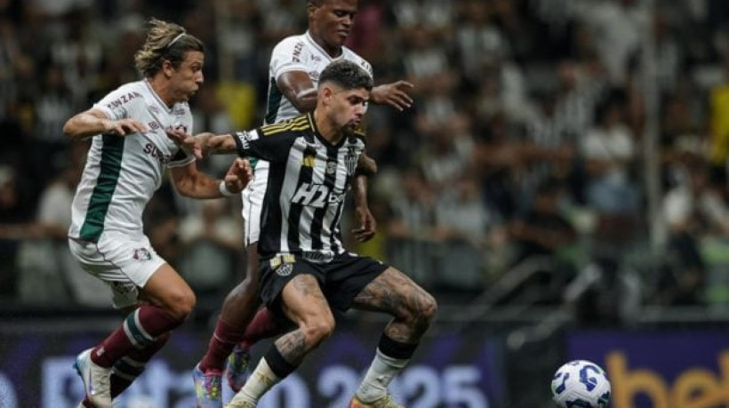 Galo sai atrás, busca a virada, cede empate, mas arranca um triunfo por 3 a 2 no jogo que marcou a volta à Arena MRV após a reforma