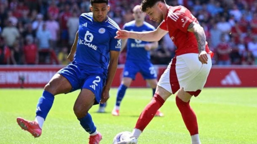 Time chega a virar no City Ground, mas cede o 2 a 2 ao rival já rebaixado e frustra torcida, que sonha com vaga na Champions