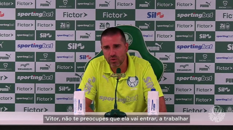 João Martins exalta Vitor Roque e analisa trabalho psicológico