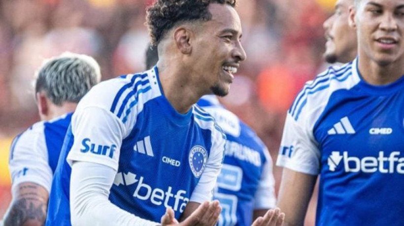 Jogador marcou dois gols e contribuiu com uma assistência em goleada da Raposa em cima do Sport 