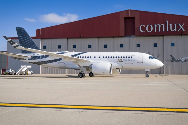 A operação do Airbus ficou com a Comlux, grupo contratado para dar o suporte à aeronave e entregá-la à rede hoteleira