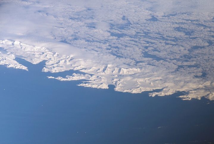 Os icebergs têm um caminho bastante conhecido entre os cientistas que se chama  beco dos icebergs, que segue na direção do território britânico ultramarino de Geórgia do Sul, justamente para onde caminha agora o A23a.