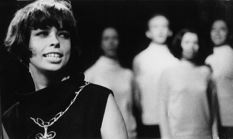 Em 1987 e 1988, ela ainda fez shows, conseguindo melhorar com o tratamento. Nesse período, recebeu o apoio do ex-namorado Roberto Menescal. 