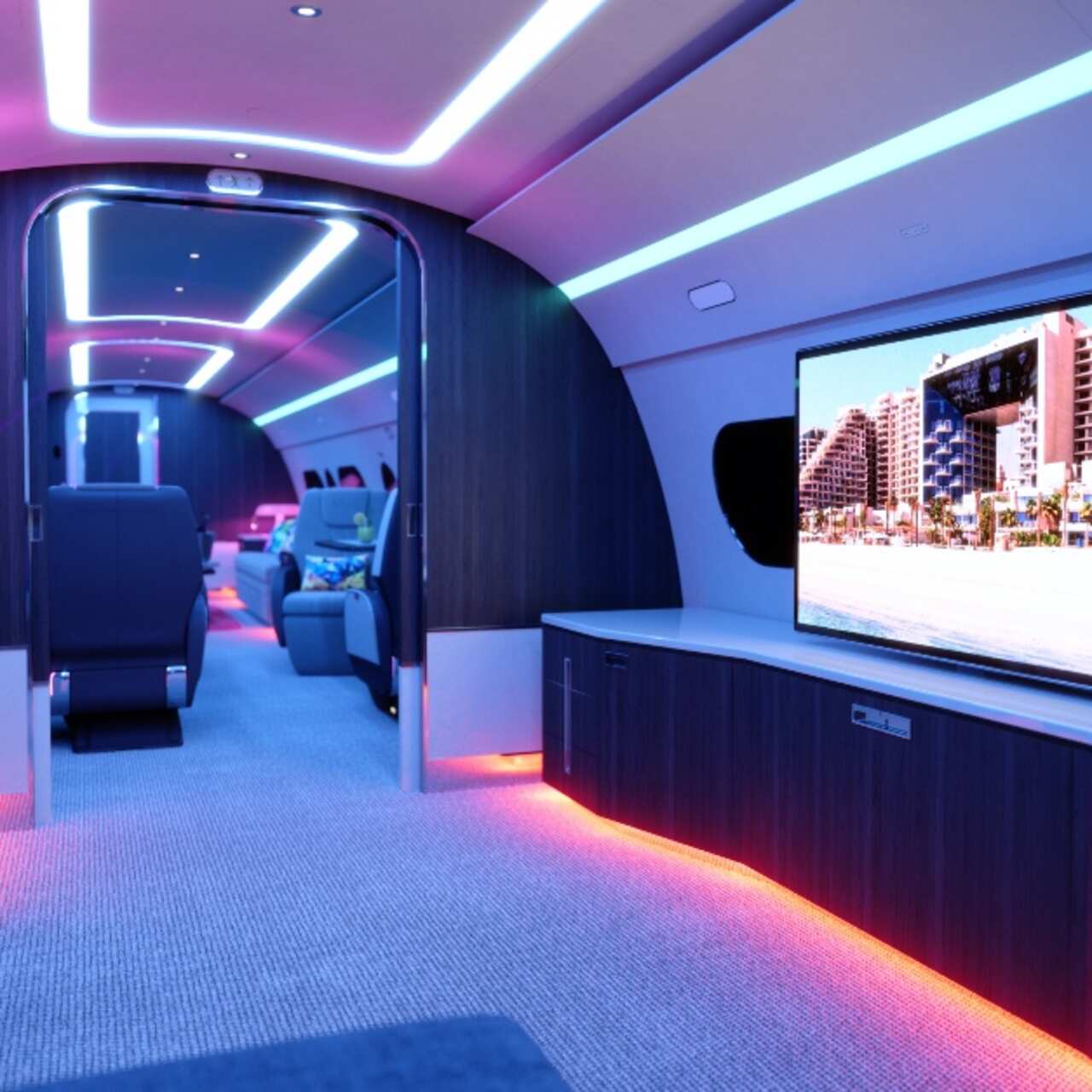 O hóspede-passageiro poderá desfrutar de uma televisão de 55 polegadas