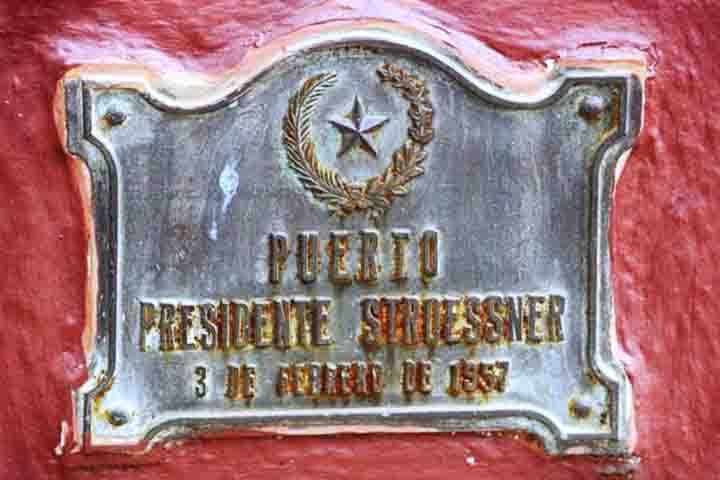 Em sua história, a cidade foi fundada sob o nome de Puerto Flor de Lis. Anos depois, a alcunha foi modificada para Puerto Presidente Stroessner, em homenagem ao Presidente do Paraguai, Alfredo Stroessner.
