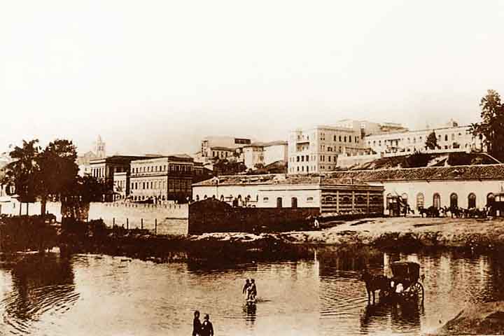 Até o fim do século XIX, as águas do Tamanduateí ainda corriam às margens da 25 de Março. 
