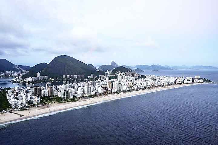 4º) Ipanema, Rio de Janeiro: Um dos bairros mais conhecidos do Rio de Janeiro — e do Brasil —, está entre os mais caros do país, com o metro quadrado custando em média R$ 23.784.