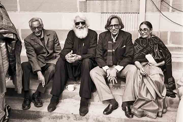 O grupo inspirou-se na Índia nascida após a independência dos britânicos em 1947 e a divisão em dois países - o outro foi o Paquistão.


