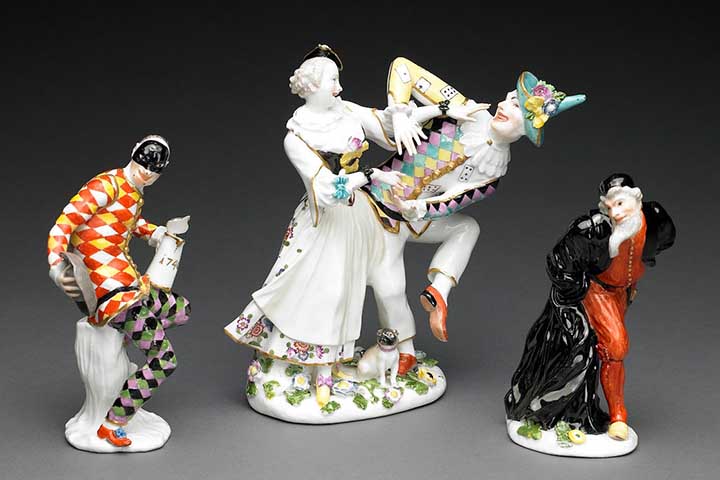 Em 1708, o  químico Johann Friedrich Böttger, da Saxônia, recriou a porcelana verdadeira, fundando a fábrica de Meissen. A primeira porcelana de pasta dura da Europa. A porcelana de Meissen dominou o estilo da porcelana europeia até 1756.
