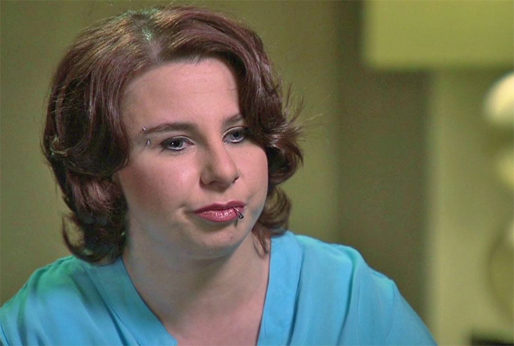 Michele Knight foi a primeira a ser sequestrada. Ela desapareceu em 23 de agosto de 2002. Ela aceitou a carona de Castro, que lhe prometeu doar alguns cachorros. Ela foi a mais violentada, tendo que fazer cinco abortos. Depois de libertada, fez reconstrução facial, mas ficou surda de um lado. 