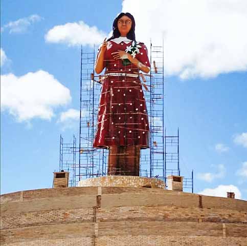 “A decisão foi aplaudida por todos os romeiros. Esperamos que a empresa que irá produzir a nova imagem possa atender os aspectos técnicos que foram solicitados, principalmente pela diocese do Crato”, afirmou o secretário.
