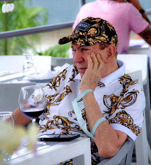 Na Venezuela, um escândalo envolveu Osmel Souza, organizador de concurso de Miss apelidado de czar da beleza. Ele renunciou após acusação de assédio, abuso, corrupção e tráfico de mulheres. 