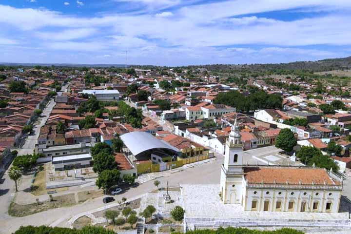 Ao portal G1, Raimundo Alves Feitosa, de 98, declarou que Benigna era uma menina simples, dedicada aos estudos e que demonstrava muita fé em Deus. 

