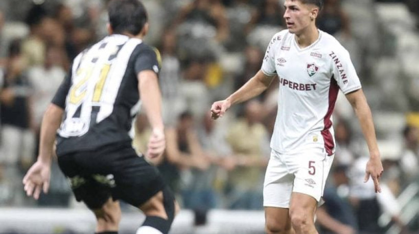 Volante deixa jogo com o Atlético-MG, na Arena MRV, com dores e tem lesão confirmada após exames
