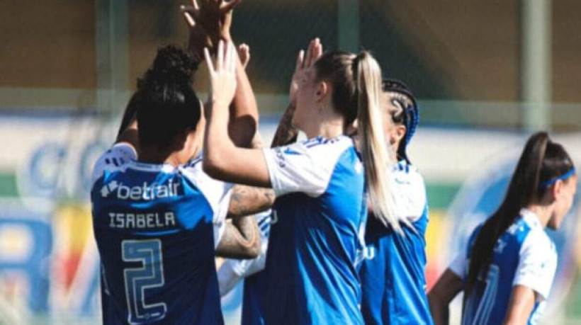 Com a vitória em Minas Gerais, Cruzeiro mantém 6 pontos de vantagem, em posição confortável na liderança da competição 