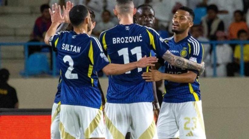 Atacante teve atuação de gala no 9 a 0 sobre o quase rebaixado Al Akhdoud. Al Nassr sobe para 3º e sonha com vaga à Champions asiática