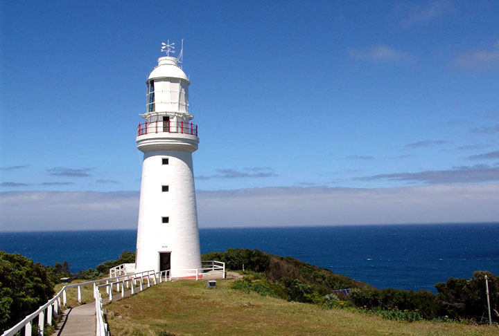 Farol de Cape Otway, Austrália - Fica no encontro do Estreito de Bass com o Oceano Antártico, no estado de Victoria, na Great Ocean Road. Faz parte do Parque Nacional Great Otway. Construído em 1848, é o mais antigo da Austrália