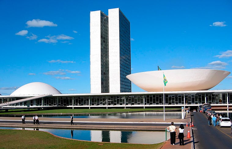 No Congresso Nacional, a oposição apresentou um pedido formal para a criação de uma CPI (Comissão Parlamentar de Inquérito) para apurar o caso.