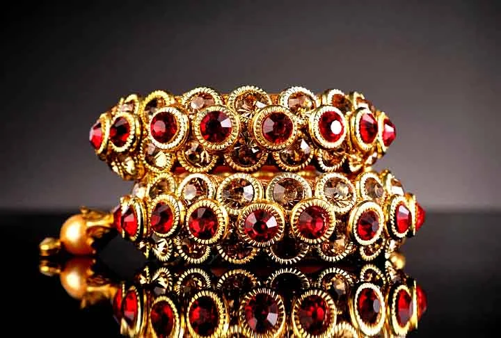 As pedras preciosas podem ser encontradas em diversas partes do mundo, e sua formação muitas vezes ocorre sob condições geológicas únicas, resultando em características especiais.