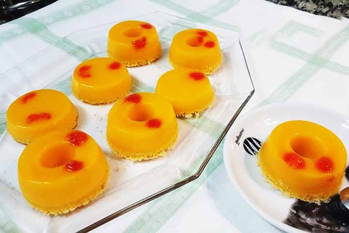 Normalmente, o doce pode ser preparado em formas pequenas como as de empadinhas e se apresenta da gema de um ovo, tendo um sabor adocicado e característico.