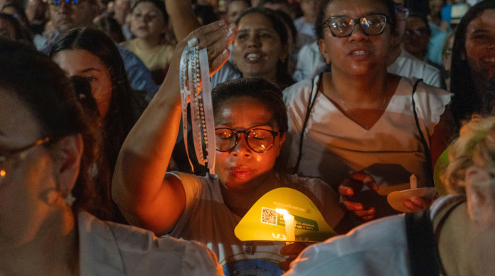 FORTALEZA-CE, BRASIL, 13-05-2025: Procissão de Nossa Senhora de Fátima. (Foto: Fernanda Barros/O Povo) 