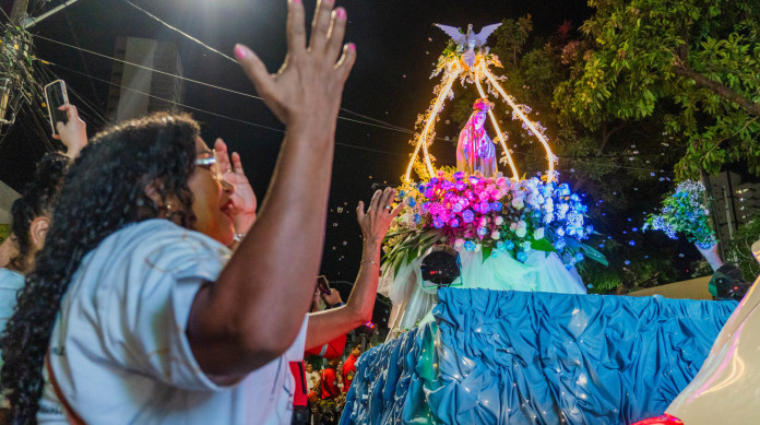 FORTALEZA-CE, BRASIL, 13-05-2025: Procissão de Nossa Senhora de Fátima. (Foto: Fernanda Barros/O Povo) 