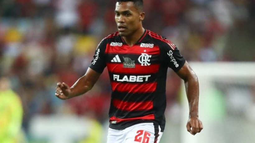 Lateral acredita que equipe carioca terá espaços diante da LDU e avalia chegada de Carlo Ancelotti à Seleção a partir do dia 26 de maio 